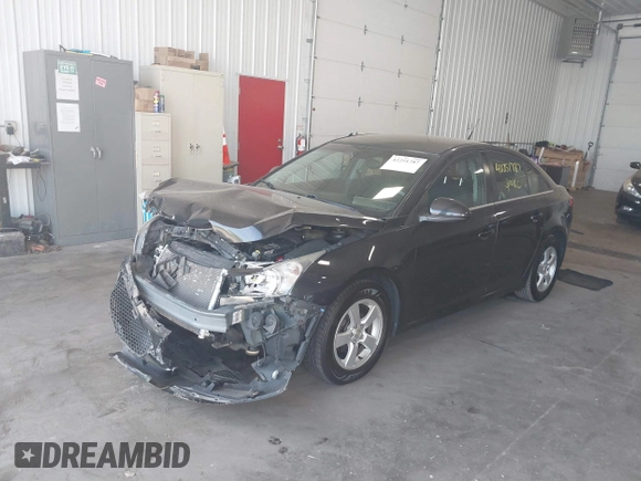 2014 Chevrolet Cruze 1LT z VIN 1G1PC5SB0E7383723, wystawiony jako IAAI lot #42251787 z przebiegiem 129 366 mil mil oraz . Historia ofert i sprzedaży dostępna na DreamBid. Obrazek 2.