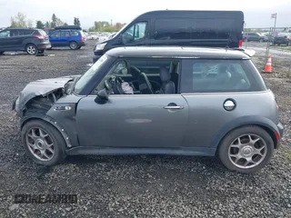 2004 MINI Hardtop S z VIN WMWRE33434TD88466, wystawiony jako IAAI lot #42012286 z przebiegiem 171 283 mil mil oraz . Historia ofert i sprzedaży dostępna na DreamBid. Obrazek 14.