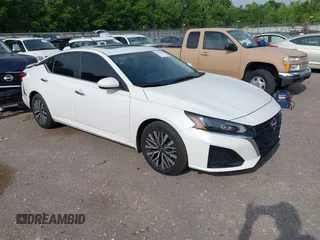 2024 Nissan Altima SV z VIN 1N4BL4DV4RN375988, wystawiony jako IAAI lot #42290570 z przebiegiem 11 966 mil mil oraz . Historia ofert i sprzedaży dostępna na DreamBid. Obrazek 1.