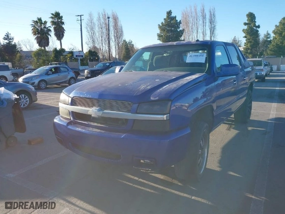 2005 Chevrolet Avalanche LS with VIN 3GNEC12Z75G215402, listed as a IAAI auction lot 41390459 with 1 mi miles. Bid and sale history available at carsss.com. Image 6.