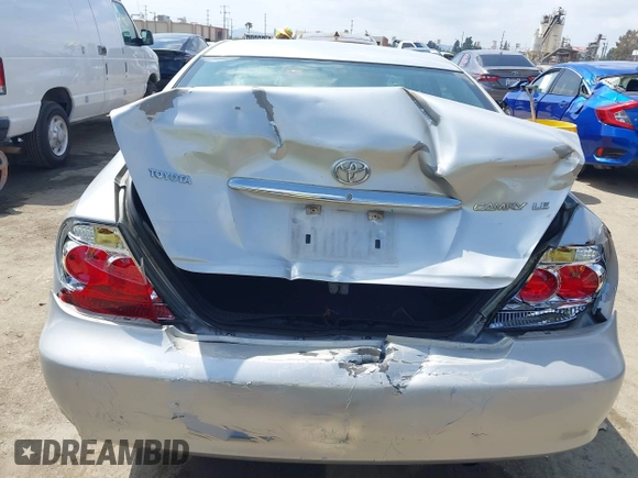 2006 Toyota Camry STD with VIN 4T1BE32K26U164258, listed as a IAAI auction lot 42120723 with 172,018 mi miles. Bid and sale history available at carsss.com. Image 16.