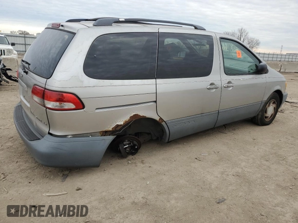 2001 Toyota Sienna LE with VIN 4T3ZF13C01U380455, listed as a Copart auction lot 82256374 with 0 mi miles and Non Repairable. Bid and sale history available at carsss.com. Image 3.