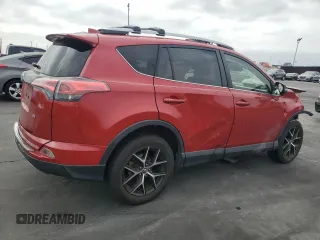 2017 Toyota RAV4 SE z VIN JTMNFREV7HJ130442, wystawiony jako Copart lot #62579955 z przebiegiem 117 519 mil mil oraz Szkoda całkowita • Salvage title. Historia ofert i sprzedaży dostępna na DreamBid. Obrazek 3.
