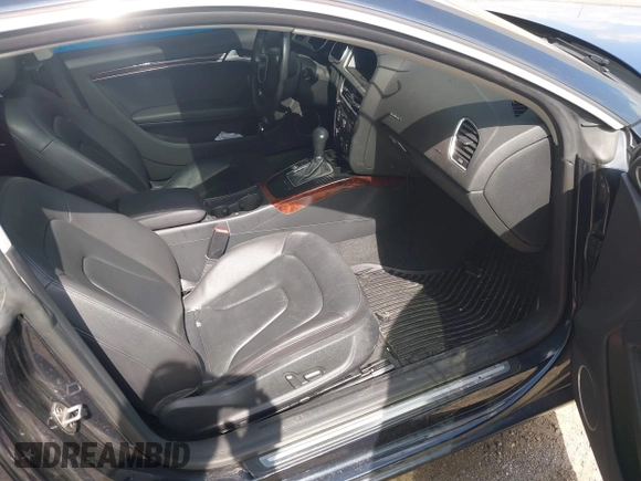 2012 Audi A5 Premium Plus z VIN WAULFAFR3CA028085, wystawiony jako IAAI lot #42181163 z przebiegiem 112 134 mil mil oraz . Historia ofert i sprzedaży dostępna na DreamBid. Obrazek 5.