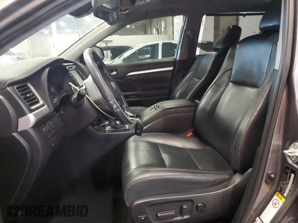 2019 Toyota Highlander SE with VIN 5TDJZRFH0KS598991, listed as a Copart auction lot 62814595 with 87,724 mi miles and Salvage title. Bid and sale history available at DreamBid. Image 7.