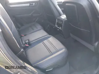 2021 Porsche Cayenne GTS z VIN WP1AG2AY0MDA35148, wystawiony jako IAAI lot #41949459 z przebiegiem 12 844 mil mil oraz . Historia ofert i sprzedaży dostępna na DreamBid. Obrazek 8.