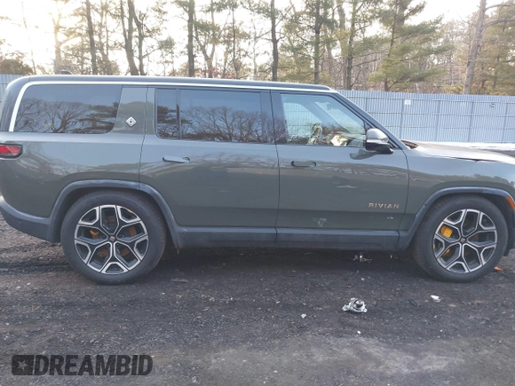 2022 Rivian R1S Launch Edition with VIN 7PDSGABL4NN000409, listed as a IAAI auction lot 41433164 with 39,603 mi miles. Bid and sale history available at carsss.com. Image 13.