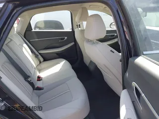 2024 Hyundai Sonata SEL z VIN KMHL64JA1RA425997, wystawiony jako IAAI lot #42489381 z przebiegiem 21 474 mil mil oraz . Historia ofert i sprzedaży dostępna na DreamBid. Obrazek 8.