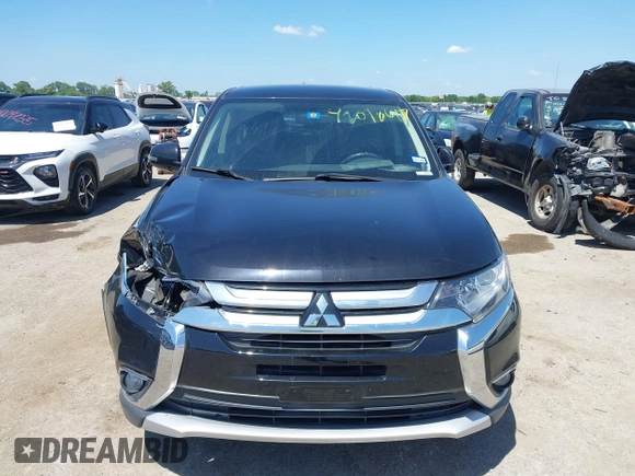 2018 Mitsubishi Outlander SE z VIN JA4AD3A32JZ067046, wystawiony jako IAAI lot #42098647 z przebiegiem 66 028 mil mil oraz . Historia ofert i sprzedaży dostępna na DreamBid. Obrazek 12.