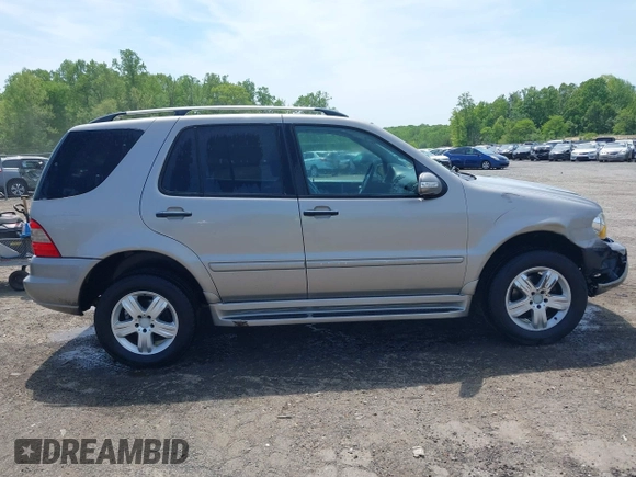 2005 Mercedes-Benz M 350 with VIN 4JGAB57E25A531968, listed as a IAAI auction lot 42152817 with 138,241 mi miles and . Bid and sale history available at DreamBid. Image 13.