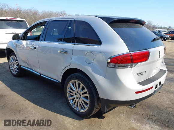 2013 Lincoln MKX with VIN 2LMDJ8JKXDBL07368, listed as a IAAI auction lot 41780543 with 187,890 mi miles. Bid and sale history available at carsss.com. Image 3.