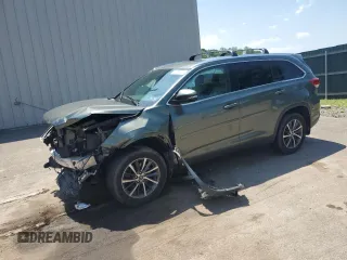 2019 Toyota Highlander SE with VIN 5TDJZRFH8KS705933, listed as a Copart auction lot 61990425 with 65,839 mi miles and Salvage title. Bid and sale history available at DreamBid. Image 1.