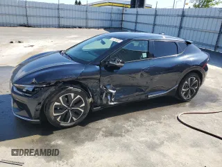 2023 Kia EV6 Wind z VIN KNDC34LA2P5149586, wystawiony jako Copart lot #58980955 z przebiegiem 58 393 mil mil oraz Szkoda całkowita • Salvage title. Historia ofert i sprzedaży dostępna na DreamBid. Obrazek 1.