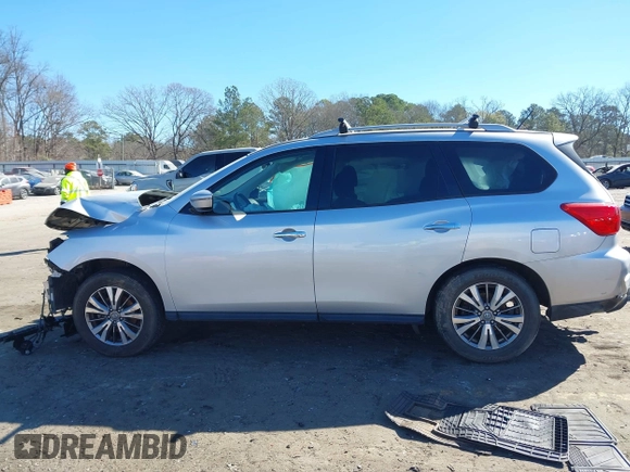 2018 Nissan Pathfinder SL with VIN 5N1DR2MM7JC647300, listed as a IAAI auction lot 41695700 with 124,573 mi miles. Bid and sale history available at carsss.com. Image 13.