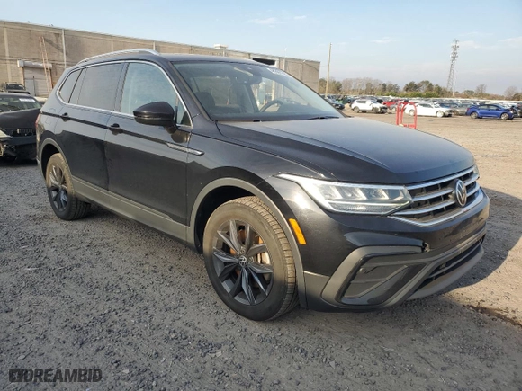 2022 Volkswagen Tiguan SE with VIN 3VV2B7AX9NM161654, listed as a Copart auction lot 48388295 with 51,585 mi miles and Salvage Title. Bid and sale history available at carsss.com. Image 4.