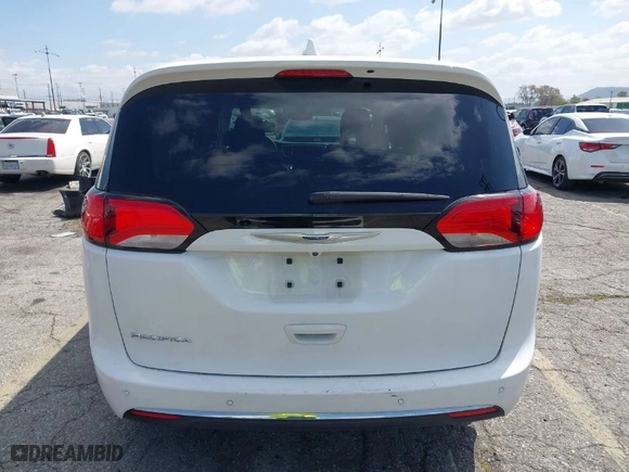 2019 Chrysler Pacifica Touring Plus with VIN 2C4RC1FG0KR629050, listed as a IAAI auction lot 41949260 with 143,879 mi miles. Bid and sale history available at carsss.com. Image 16.