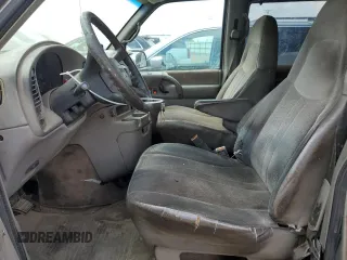 2001 GMC Safari z VIN 1GKDM19W81B517169, wystawiony jako Copart lot #56639605 z przebiegiem 240 227 mil mil oraz Szkoda całkowita • Salvage title. Historia ofert i sprzedaży dostępna na DreamBid. Obrazek 7.
