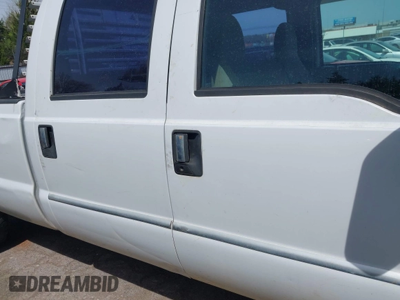 2005 Ford F-250 XL z VIN 1FTSW21P85ED19266, wystawiony jako IAAI lot #41934770 z przebiegiem 338 778 mil mil oraz . Historia ofert i sprzedaży dostępna na DreamBid. Obrazek 13.