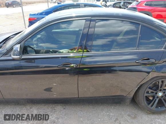 2015 BMW 3 Series 328i с VIN WBA3A5G5XFNS85209, выставлен на аукционе IAAI как лот 42428368 с пробегом 171 557 миль миль и . История ставок и продаж доступна на DreamBid. Изображение 14.