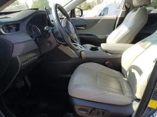 2022 Toyota Venza LE with VIN JTEAAAAH3NJ101879, listed as a Copart auction lot 61860774 with 32,762 mi miles and Salvage Title. Bid and sale history available at carsss.com. Image 7.