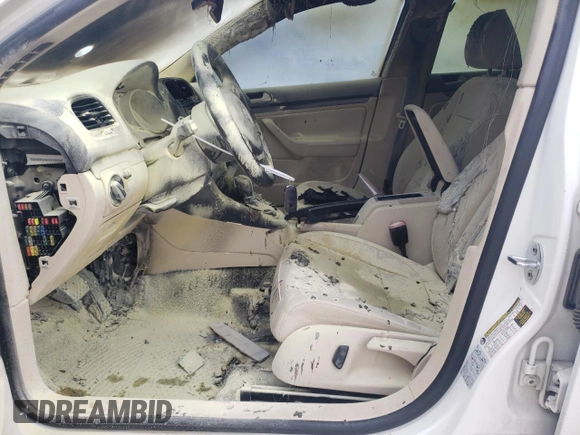 2013 Volkswagen Jetta TDI w/Sunroof & Nav с VIN 3VWPL7AJ1DM640630, выставлен на аукционе Copart как лот 42950465 с пробегом Не указан миль и Списание • Salvage title. История ставок и продаж доступна на DreamBid. Изображение 7.