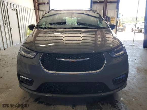 2022 Chrysler Pacifica Touring L with VIN 2C4RC1BG1NR218329, listed as a Copart auction lot 53252715 with 62,868 mi miles and Clean Title. Bid and sale history available at carsss.com. Image 5.