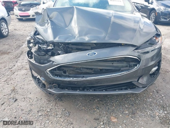 2019 Ford Fusion SE with VIN 3FA6P0HD0KR268309, listed as a IAAI auction lot 40495314 with 130,343 mi miles. Bid and sale history available at carsss.com. Image 6.