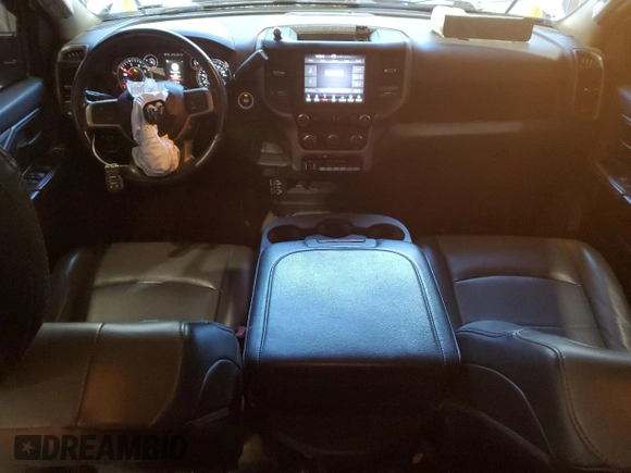 2020 Ram 2500 Tradesman z VIN 3C6UR5HL0LG240160, wystawiony jako Copart lot #88360065 z przebiegiem 76 227 mil mil oraz Szkoda całkowita • Salvage title. Historia ofert i sprzedaży dostępna na DreamBid. Obrazek 8.