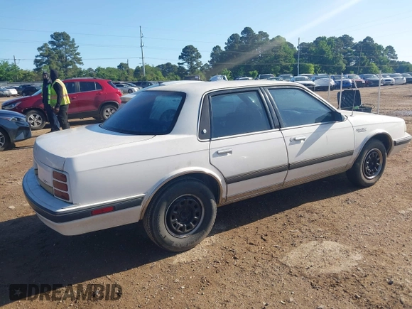 1992 Oldsmobile Cutlass Ciera with VIN 1G3AL54N4N6417365, listed as a IAAI auction lot 42074800 with 306,884 mi miles and . Bid and sale history available at DreamBid. Image 4.