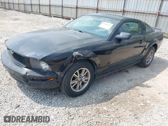 2005 Ford Mustang Deluxe z VIN 1ZVFT80N355240212, wystawiony jako IAAI lot #42426192 z przebiegiem 68 742 mil mil oraz . Historia ofert i sprzedaży dostępna na DreamBid. Obrazek 17.