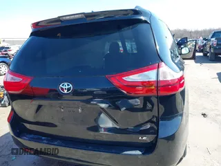 2018 Toyota Sienna LE Auto Access Seat with VIN 5TDKZ3DC3JS926847, listed as a IAAI auction lot 41969008 with 97,189 mi miles. Bid and sale history available at carsss.com. Image 17.