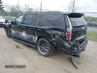 2024 Cadillac Escalade ESV 4WD Sport z VIN 1GYS4PKL8RR380625, wystawiony jako IAAI lot #42006085 z przebiegiem 12 081 mil mil oraz . Historia ofert i sprzedaży dostępna na DreamBid. Obrazek 3.