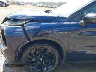 2022 Mitsubishi Outlander SE z VIN JA4J4UA89NZ077502, wystawiony jako IAAI lot #41897917 z przebiegiem 26 045 mil mil oraz . Historia ofert i sprzedaży dostępna na DreamBid. Obrazek 17.