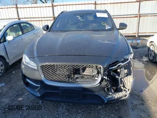 2017 Jaguar F-Pace 35t R-Sport with VIN SADCL2BV5HA894161, listed as a IAAI auction lot 41452763 with 57,281 mi miles and . Bid and sale history available at DreamBid. Image 12.