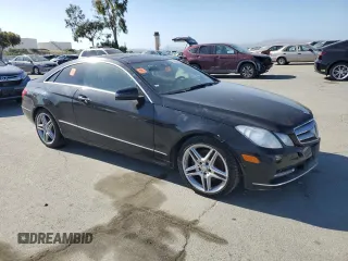 2013 Mercedes-Benz E 350 with VIN WDDKJ5KBXDF199830, listed as a Copart auction lot 55333535 with 116,673 mi miles and Salvage title. Bid and sale history available at DreamBid. Image 4.