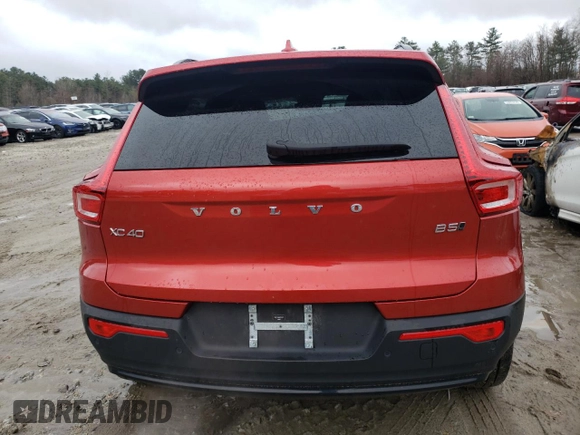 2023 Volvo XC40 Plus Dark Theme с VIN YV4L12UW5P2071775, выставлен на аукционе Copart как лот 51894235 с пробегом 18 883 миль миль и Списание • Salvage title. История ставок и продаж доступна на DreamBid. Изображение 6.