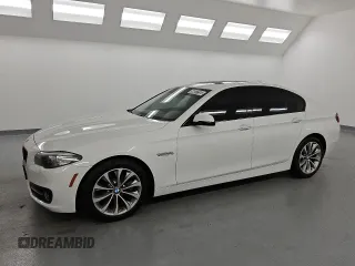 2015 BMW 5 Series 528i z VIN WBA5A5C54FD515170, wystawiony jako Copart lot #56937255 z przebiegiem 70 266 mil mil oraz Czysty tytuł • Clean title. Historia ofert i sprzedaży dostępna na DreamBid. Obrazek 1.