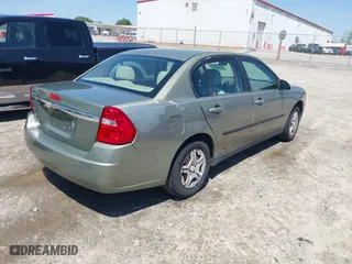 2005 Chevrolet Malibu with VIN 1G1ZS52F45F256302, listed as a IAAI auction lot 41964761 with 198,233 mi miles. Bid and sale history available at carsss.com. Image 4.
