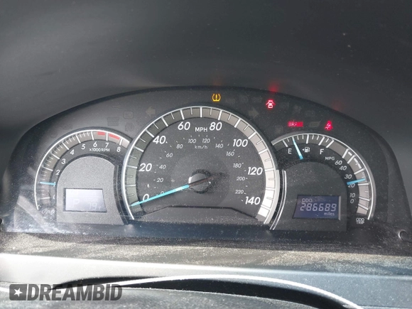 2012 Toyota Camry L with VIN 4T1BF1FK4CU061477, listed as a IAAI auction lot 42004963 with 286,689 mi miles. Bid and sale history available at carsss.com. Image 7.