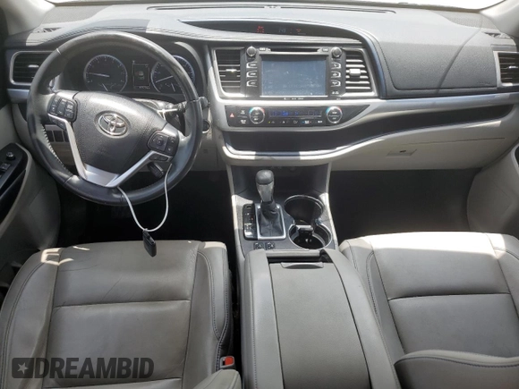2018 Toyota Highlander SE with VIN 5TDKZRFH2JS264593, listed as a Copart auction lot 64802545 with 87,579 mi miles and Salvage title. Bid and sale history available at DreamBid. Image 8.