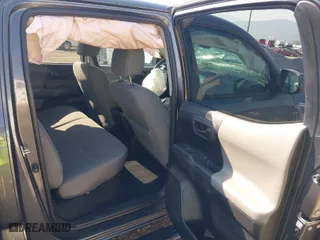 2019 Toyota Tacoma 4WD SR with VIN 3TMCZ5AN3KM268342, listed as a IAAI auction lot 40265512 with 66,789 mi miles. Bid and sale history available at carsss.com. Image 8.