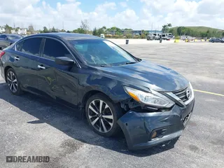 2017 Nissan Altima 2.5 SR with VIN 1N4AL3AP6HN307167, listed as a IAAI auction lot 41938074 with 195,596 mi miles. Bid and sale history available at carsss.com. Image 1.