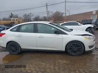 2015 Ford Focus SE with VIN 1FADP3F27FL350469, listed as a IAAI auction lot 41675087 with 152,013 mi miles. Bid and sale history available at carsss.com. Image 13.