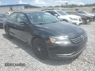 2014 Volkswagen Passat S z VIN 1VWAS7A34EC025857, wystawiony jako Copart lot #55750215 z przebiegiem 221 764 mil mil oraz Czysty tytuł • Clean title. Historia ofert i sprzedaży dostępna na DreamBid. Obrazek 4.