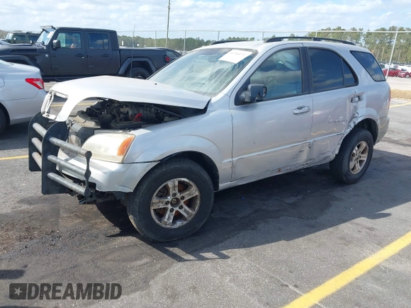2004 Kia Sorento LX with VIN KNDJC733845275473, listed as a IAAI auction lot 40746072 with 231,936 mi miles. Bid and sale history available at carsss.com. Image 2.