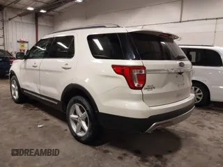 2016 Ford Explorer XLT z VIN 1FM5K8D88GGC51392, wystawiony jako IAAI lot #41874717 z przebiegiem 106 705 mil mil oraz . Historia ofert i sprzedaży dostępna na DreamBid. Obrazek 3.