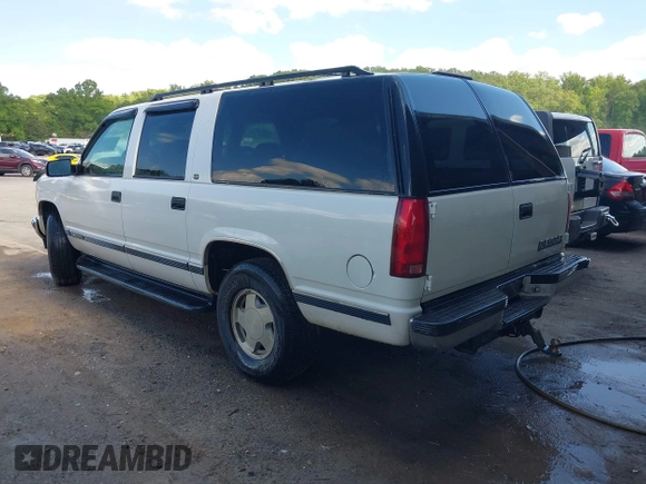 1997 Chevrolet Suburban with VIN 3GNFK16R2VG141730, listed as a IAAI auction lot 42208327 with 158,448 mi miles and . Bid and sale history available at DreamBid. Image 3.
