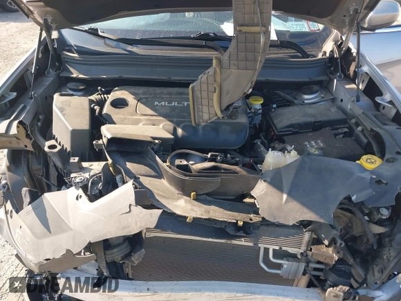 2019 Jeep Cherokee Latitude with VIN 1C4PJMCB5KD107122, listed as a IAAI auction lot 40267152 with 113,822 mi miles. Bid and sale history available at carsss.com. Image 10.