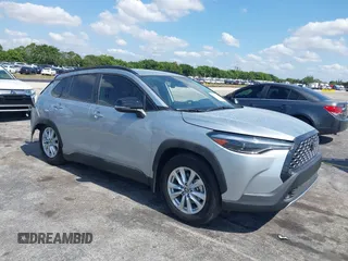 2025 Toyota Corolla Cross LE with VIN 7MUCAAAG6SV125019, listed as a IAAI auction lot 42173234 with 1,562 mi miles and . Bid and sale history available at DreamBid. Image 1.