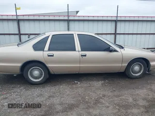 1996 Chevrolet Caprice 1SA Special Value с VIN 1G1BL52W7TR179967, выставлен на аукционе IAAI как лот 42311914 с пробегом 146 265 миль миль и . История ставок и продаж доступна на DreamBid. Изображение 13.